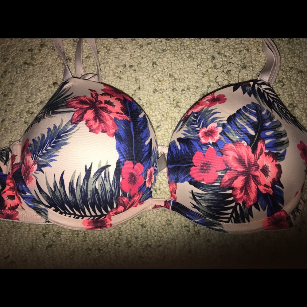 Victoria's Secret Pink super push up bra