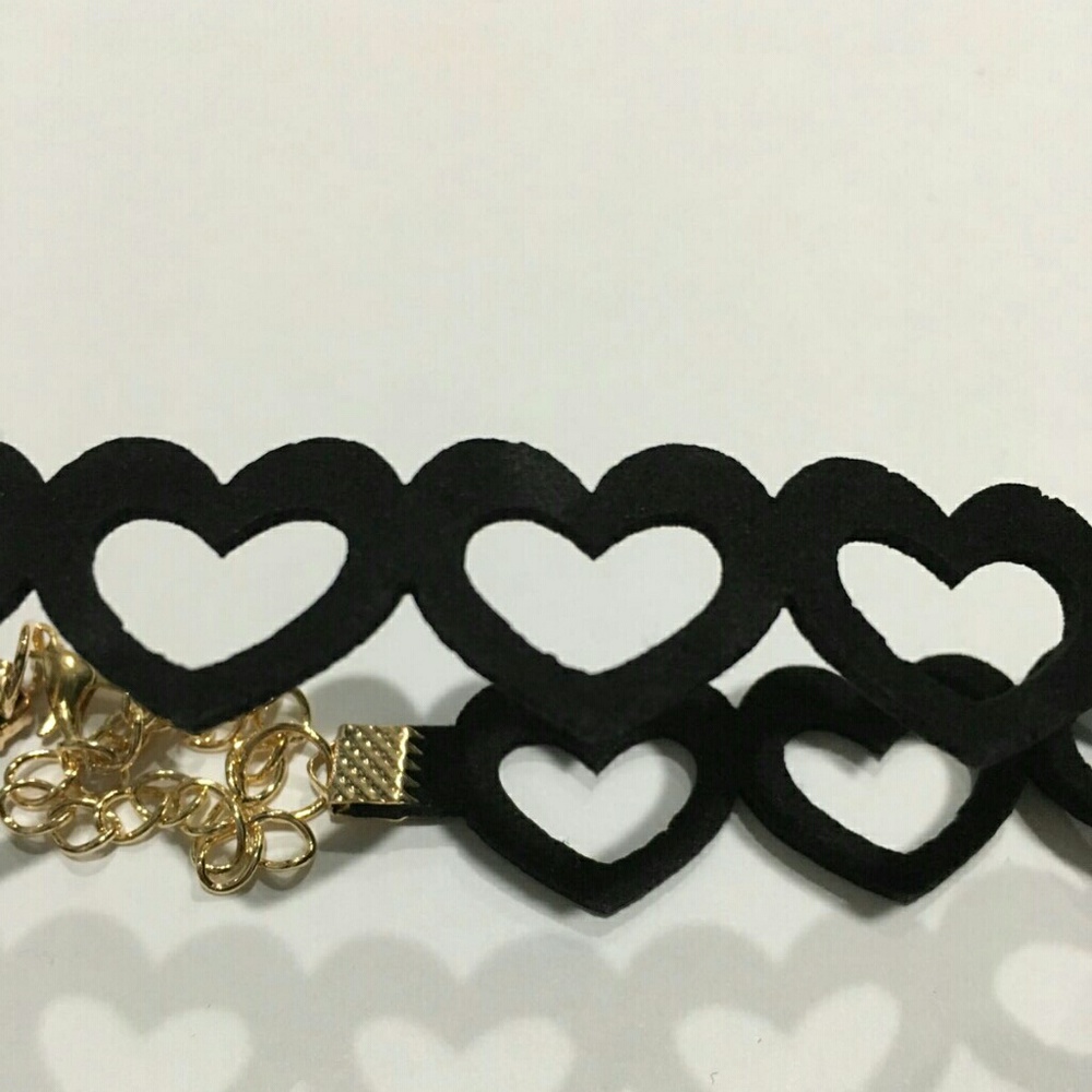 Heart Cutout Choker - Picture 3 of 3