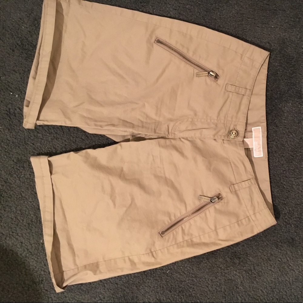 Khaki midi shorts