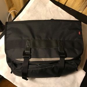 Levi Black Laptop Messenger Bag