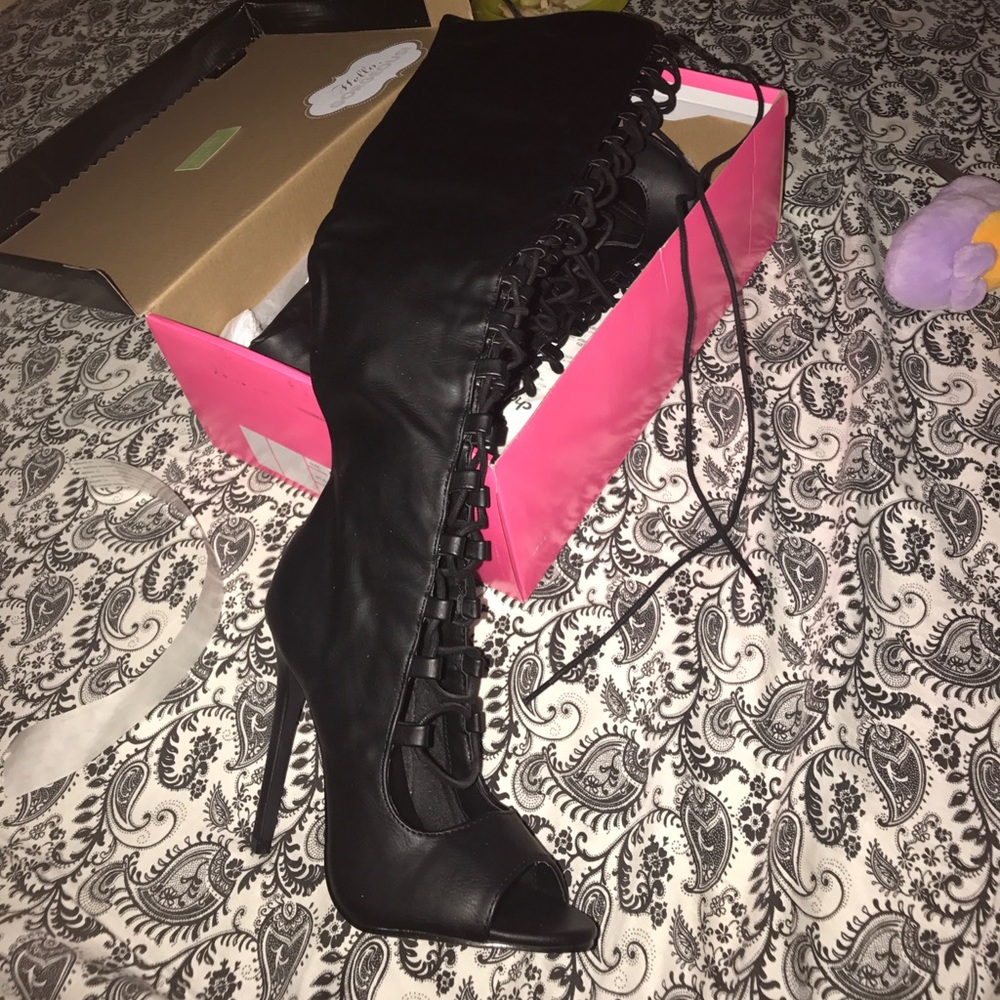 Knee High Tie Up Black Boots