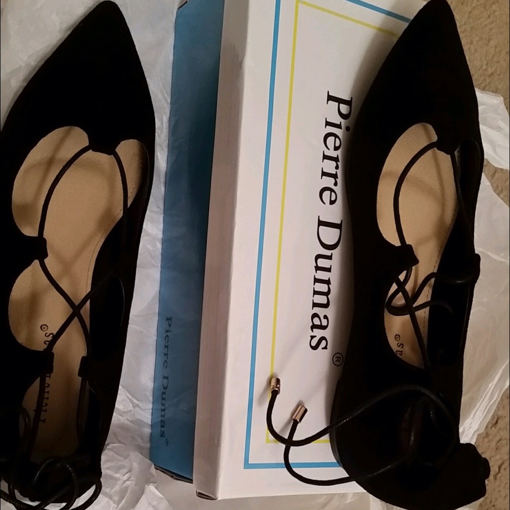 NIB Pointy tie up ballet flats