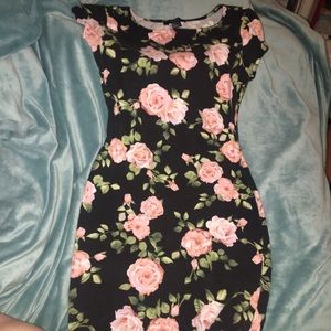 🍍4/$25 F21 Floral Bodycon Dress