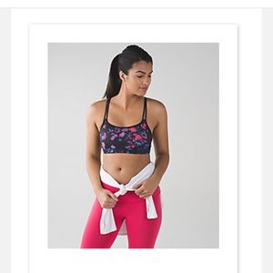 Lululemon make a move bra