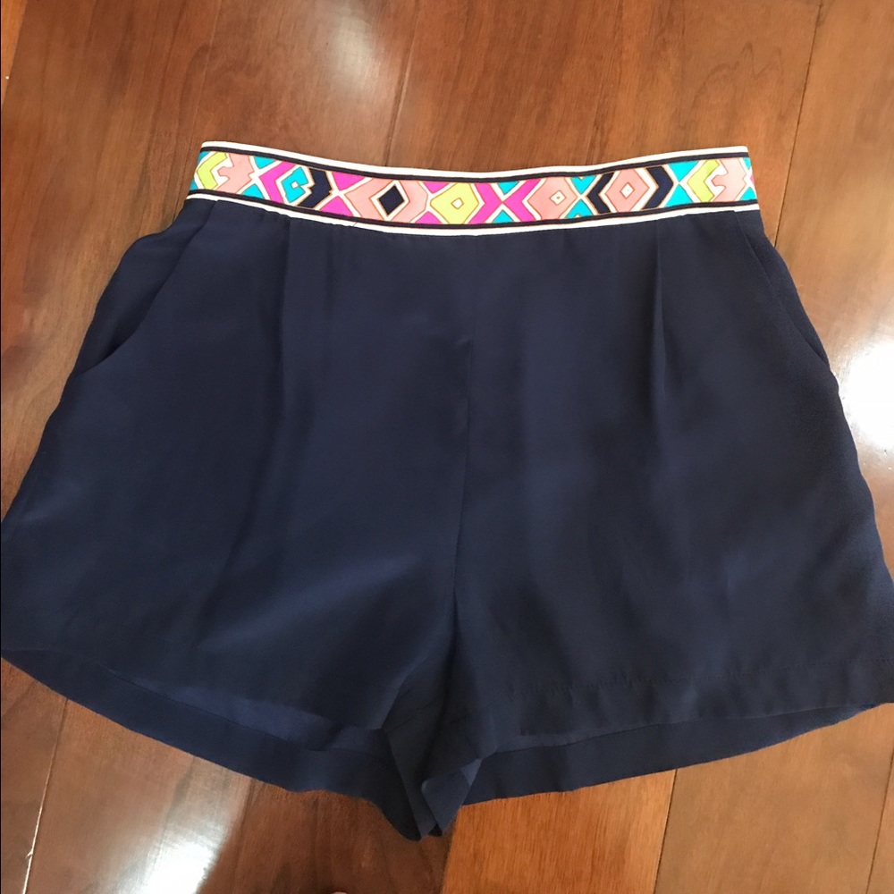 Alice&trixie NWOT size L navy silk shorts.