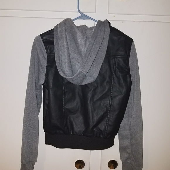 Leather jacket - Picture 2 of 2