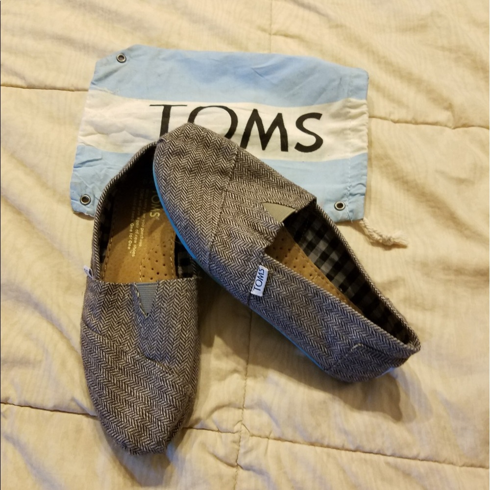 Toms chevron flats/slip on