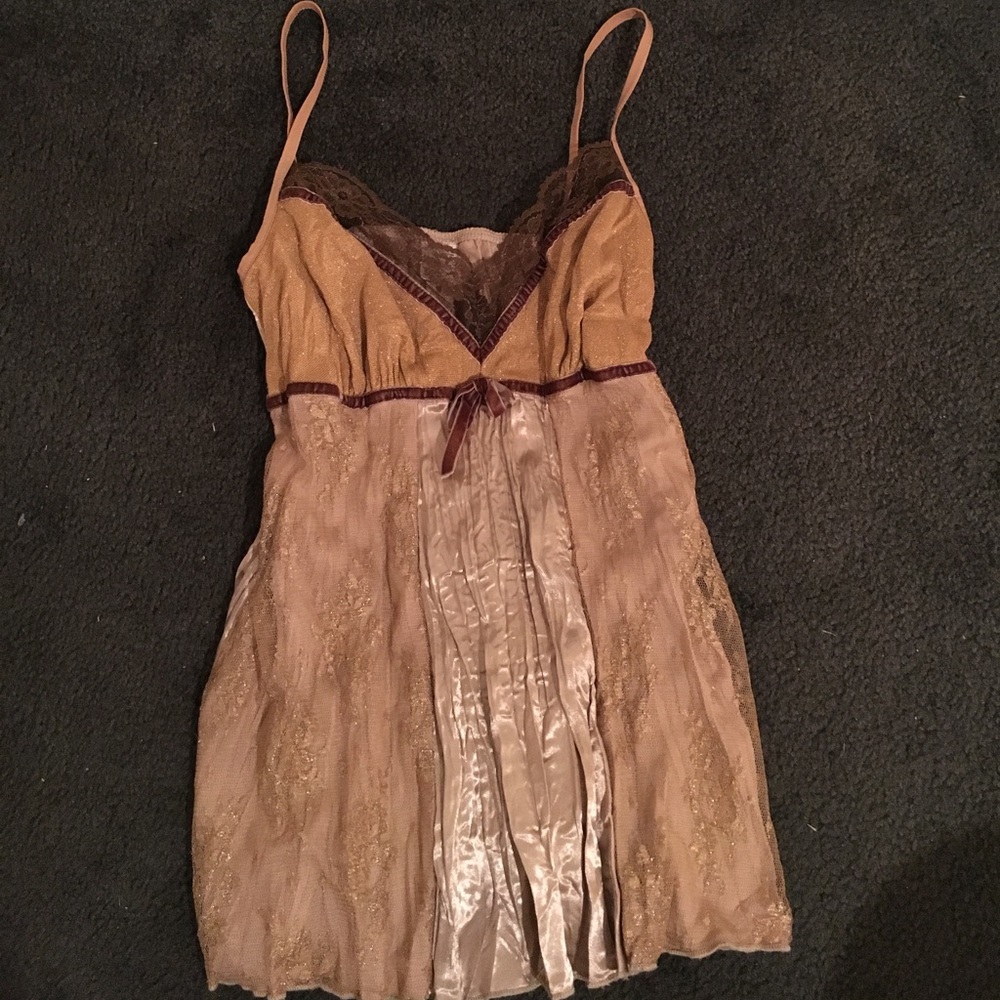 Flirty flowy tank top