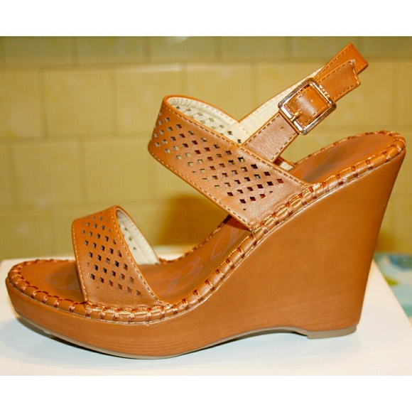 ⚡READ DESCRIPTION⚡ Laser Cut Boho Wedge Sandal NIB - Picture 5 of 8