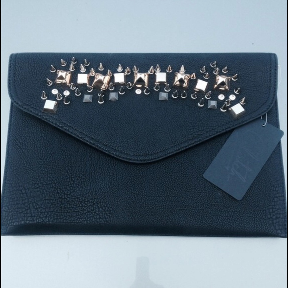 Black clutch