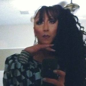 Meet your Posher, Elanea