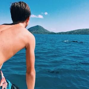 Meet your Posher, Tomas