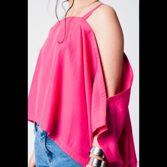 RESERVED/SOLD✨Size M Fuchsia Cold Shoulder Top - Picture 4 of 8