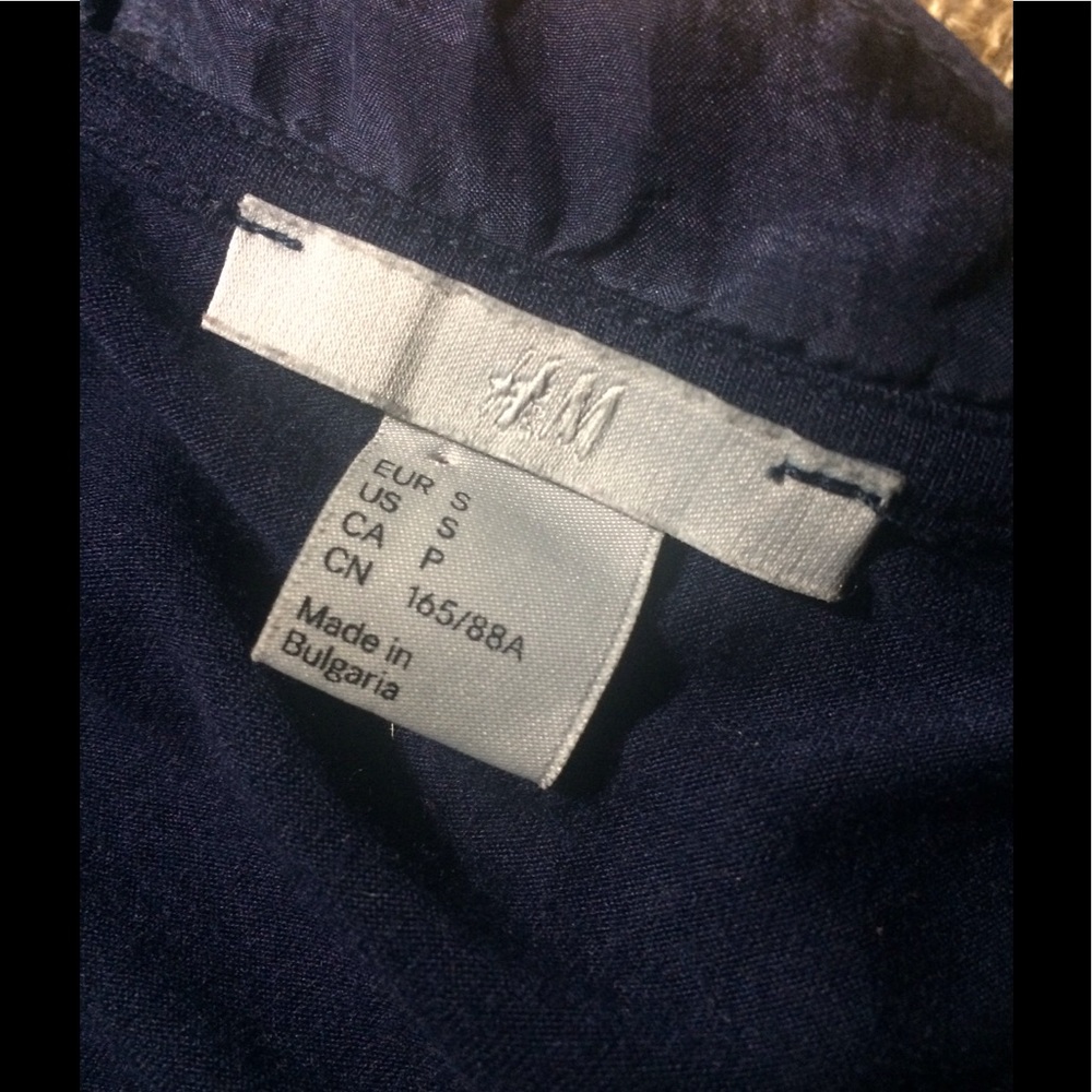 **DONATED**H&M Navy Blue Cap Sleeve Shirt - Picture 4 of 4
