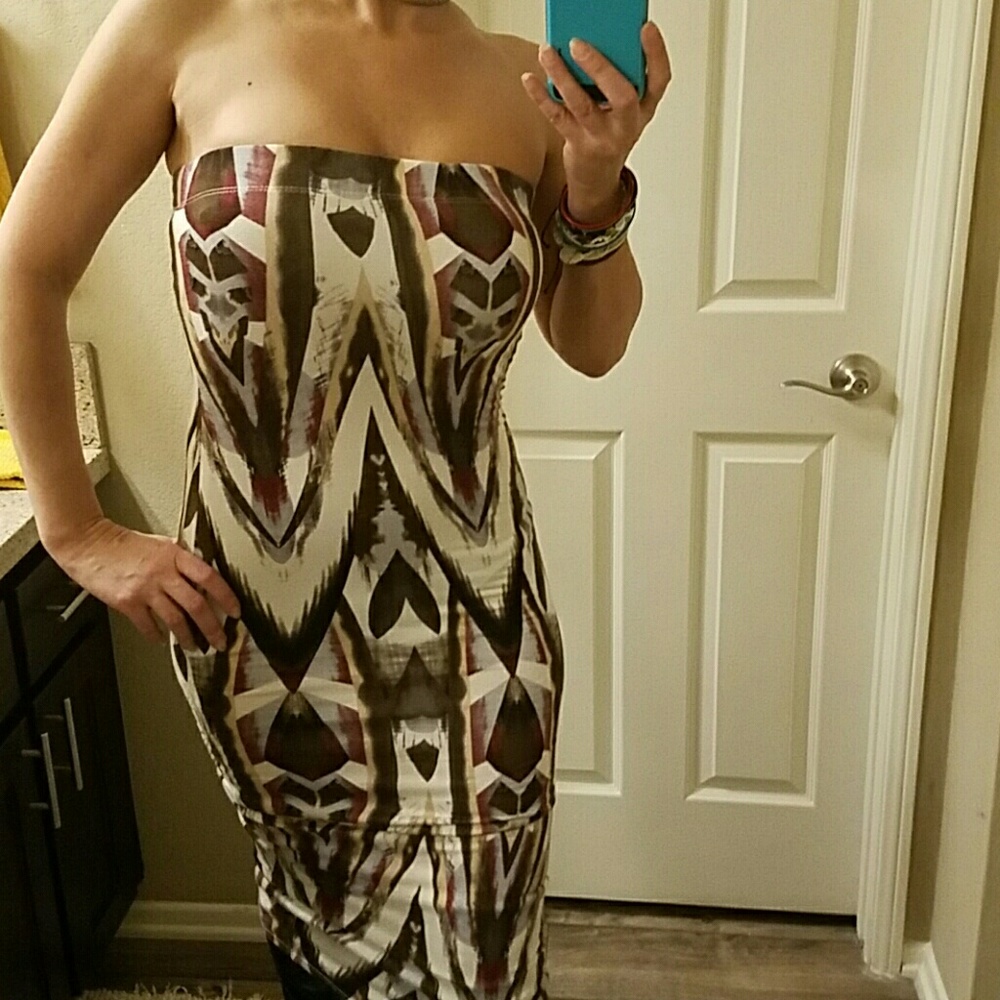 Strapless Midi Dress Form fitting w colorful print