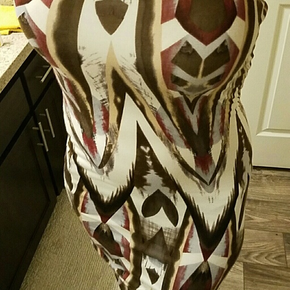 Strapless Midi Dress Form fitting w colorful print - Picture 3 of 3