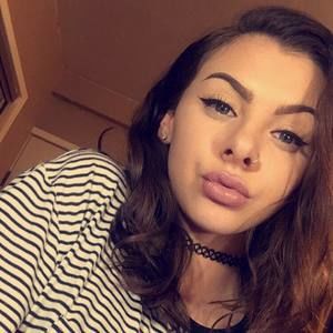 Meet your Posher, Makenzie