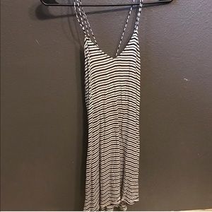 Acacia Capri dress in classic