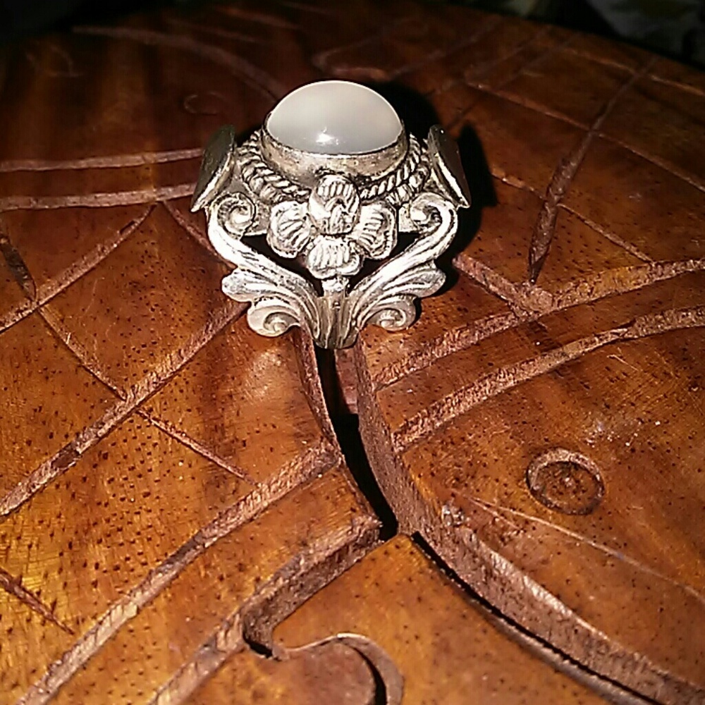 ANTIQUE MOONSTONE  & 925  SILVER RING