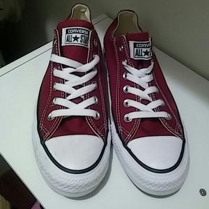 Burgundy low top Converse