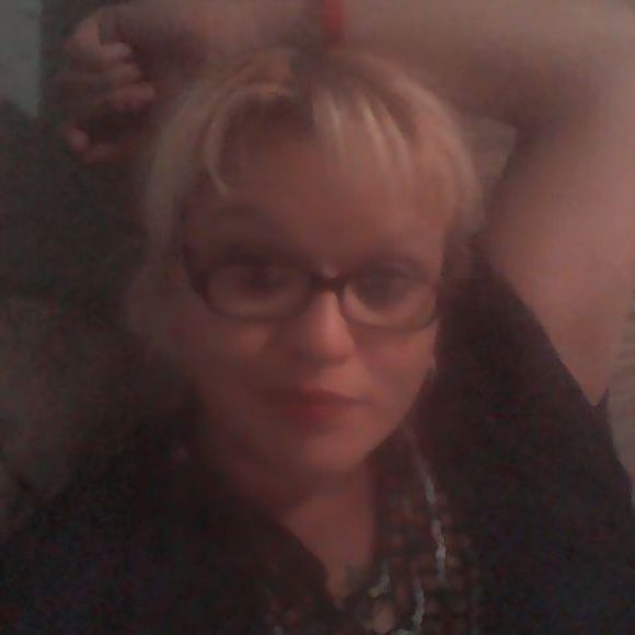 Meet your Posher, Katie - Picture 1 of 1