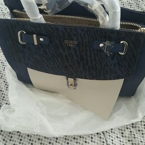 NWT Authentic  Guess Sapphire Bag. 🔴SOLD!!!🔴