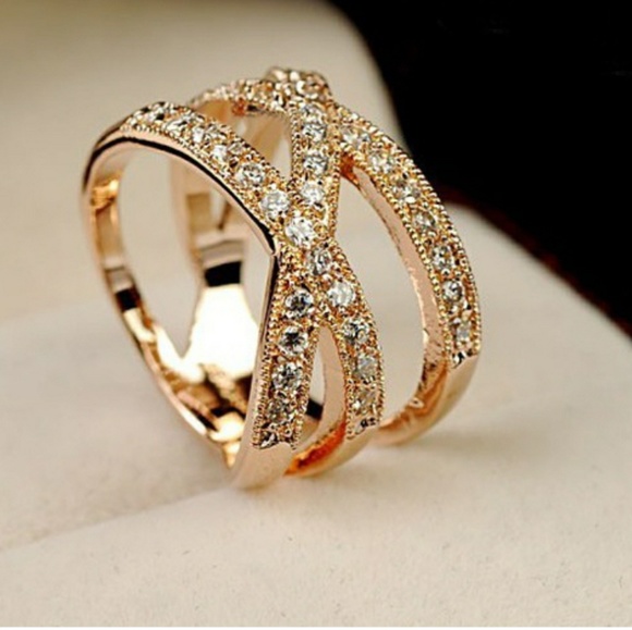 Jewelry - New Yellow Gold Plated Criss-Cross Ring Size 8!