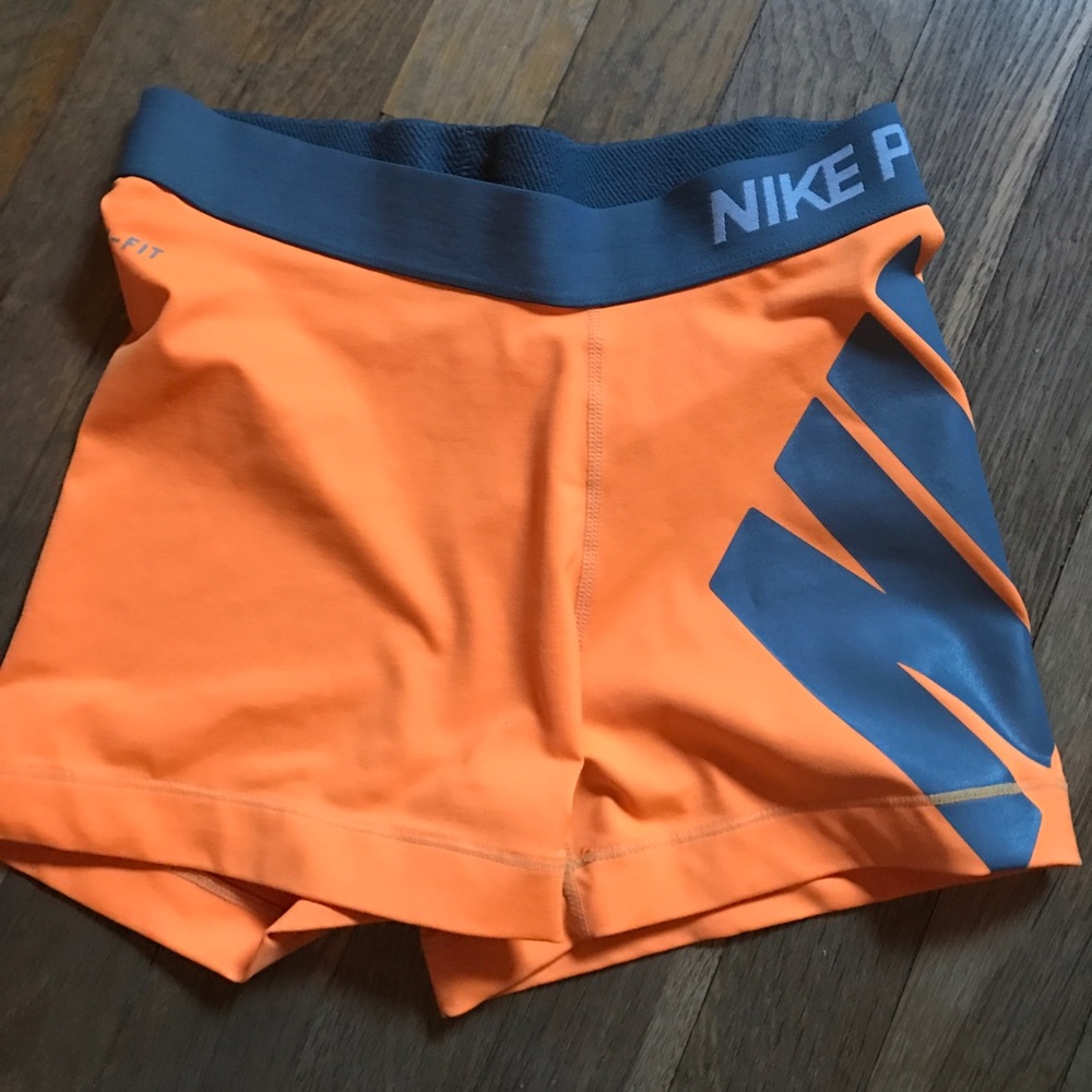 Nike Pro