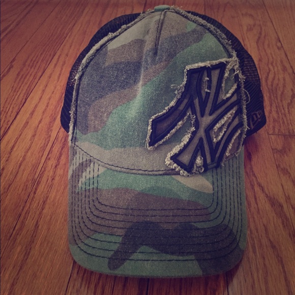 distressed yankees hat