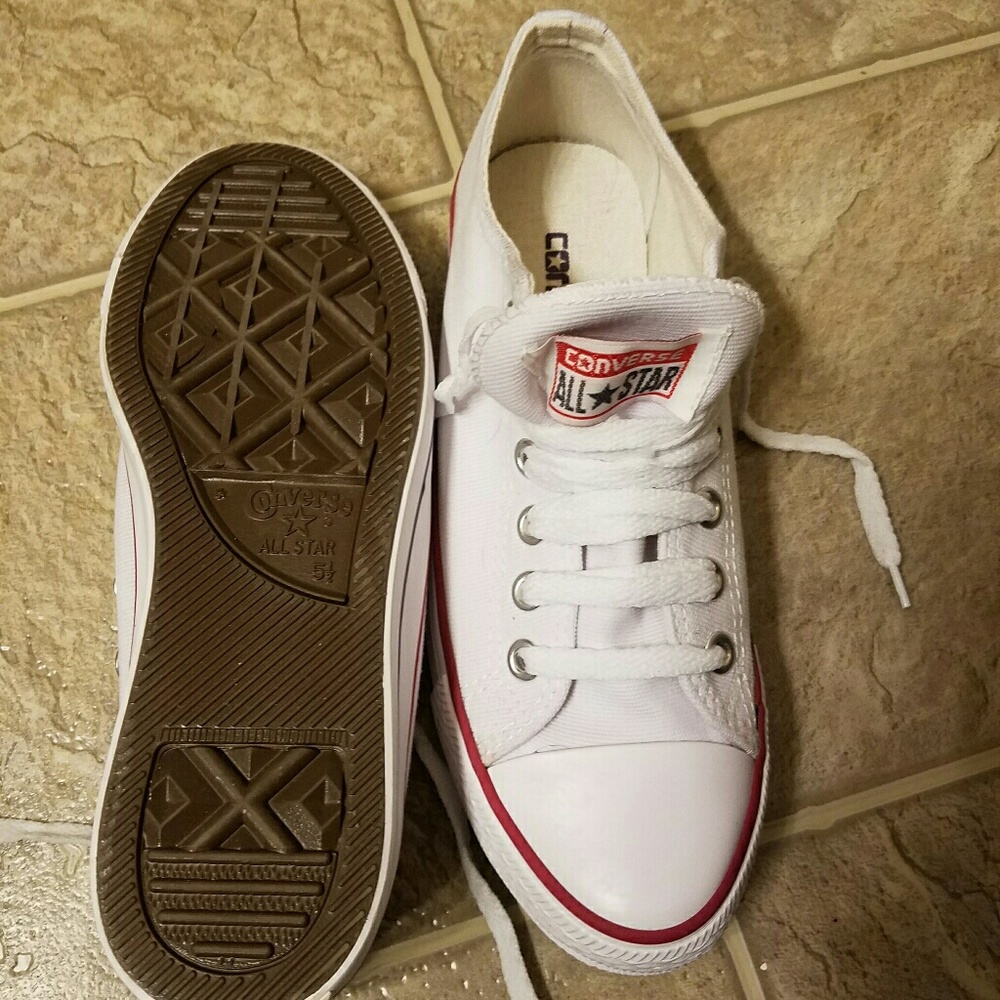 NWT converse size 7