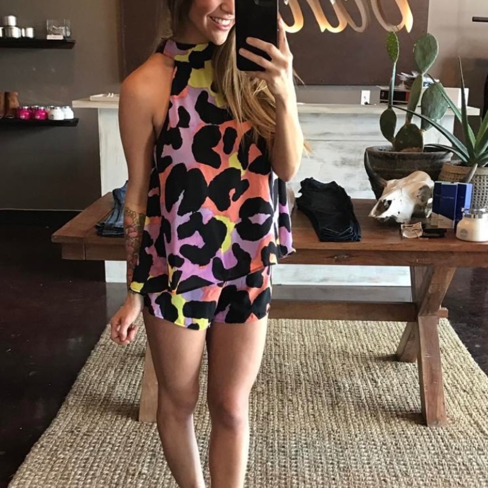 🔥SOLD🔥🔥🦋Gorgeous shorts romper...
