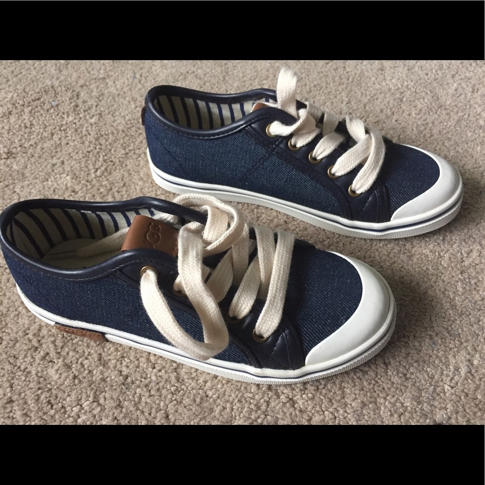 Boys UGG K Broderick size 1