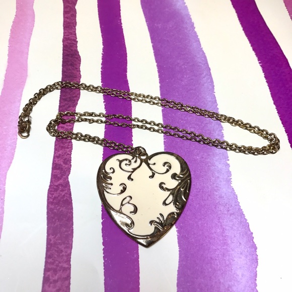 ✨Vintage style heart necklace✨ - Picture 2 of 5