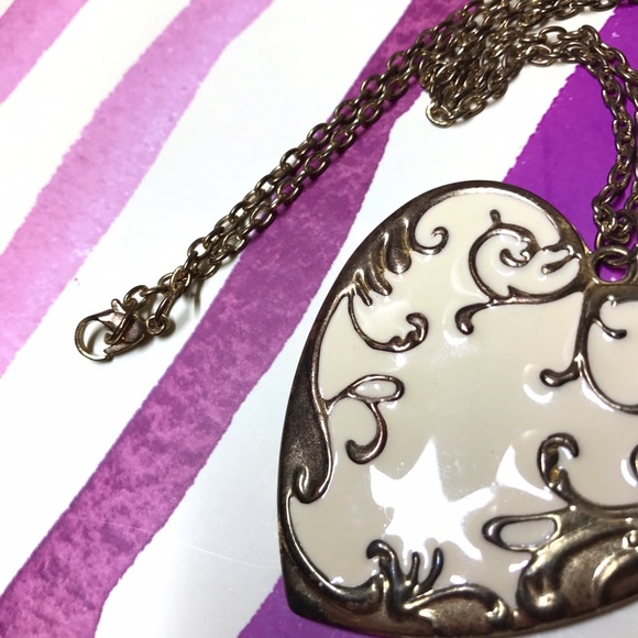 ✨Vintage style heart necklace✨ - Picture 5 of 5