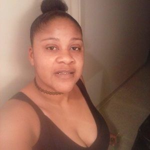 Meet your Posher, Deebra