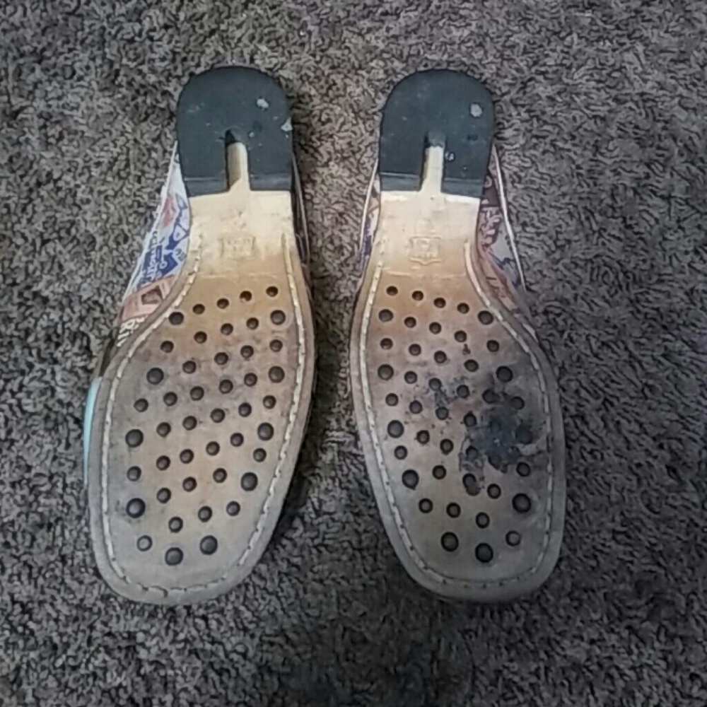 Clogs - Picture 2 of 3