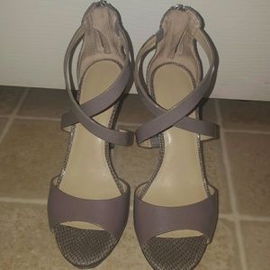 ***Moving Sale***Nine West Heeled sandals