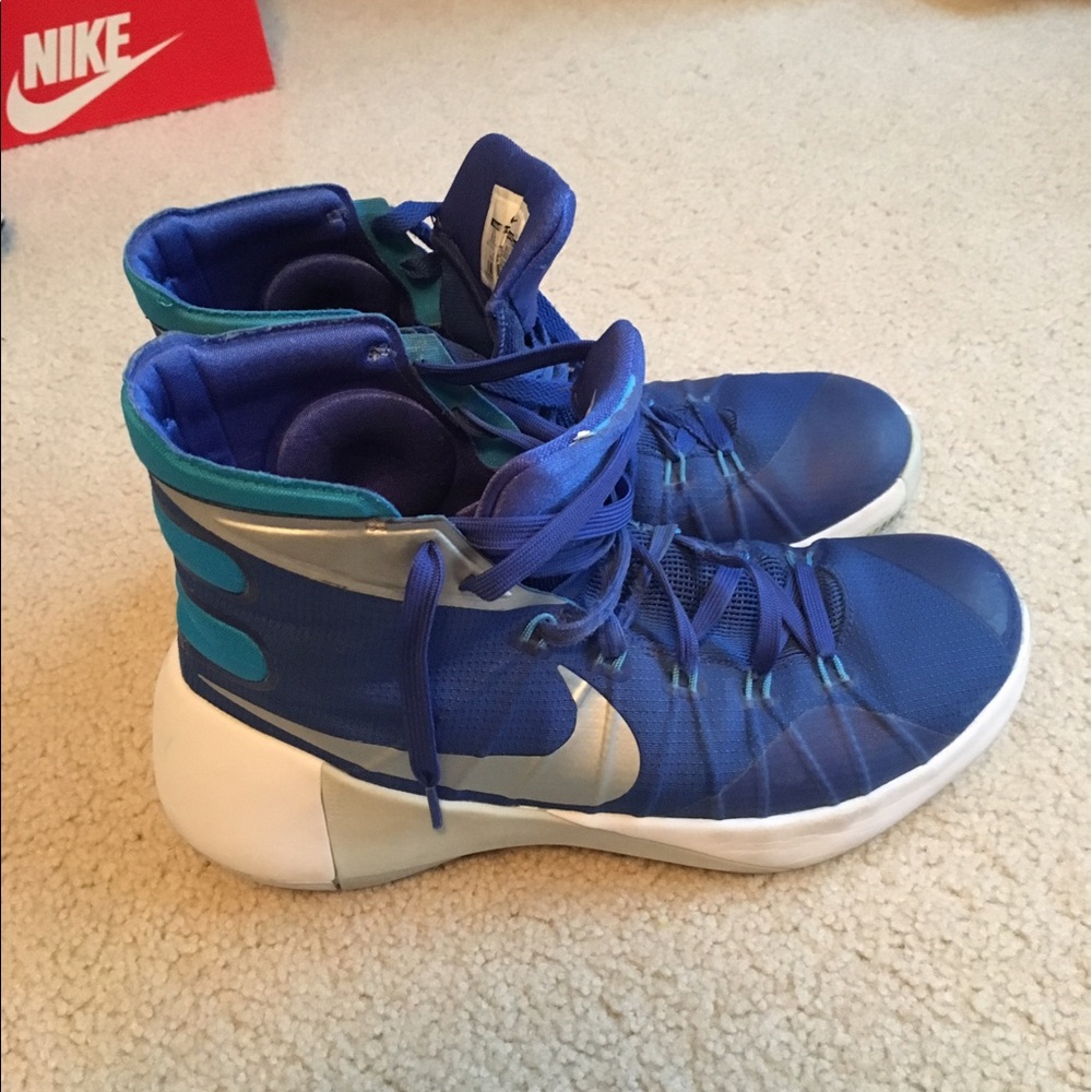 Nike women's 2015 hyperdunk