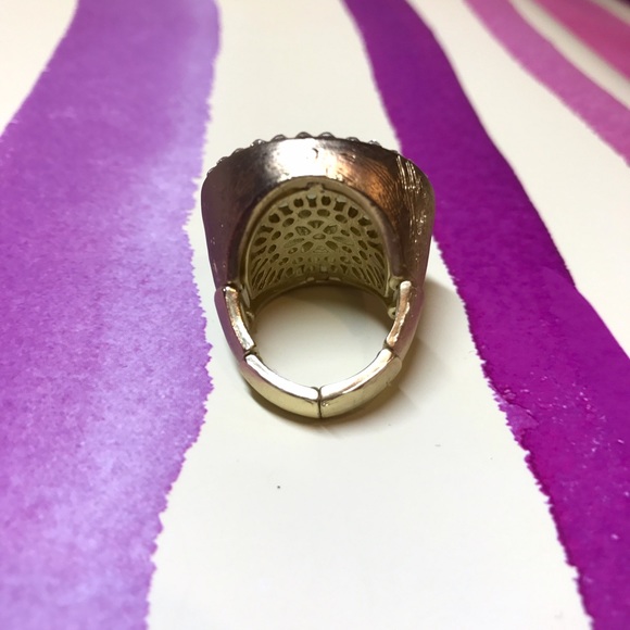 💍NWOT Vintage style ring with green stone 💎 - Picture 4 of 6