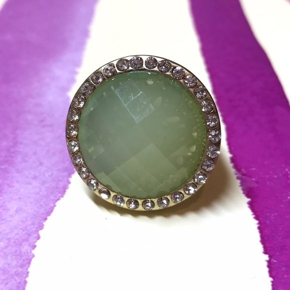 💍NWOT Vintage style ring with green stone 💎 - Picture 6 of 6