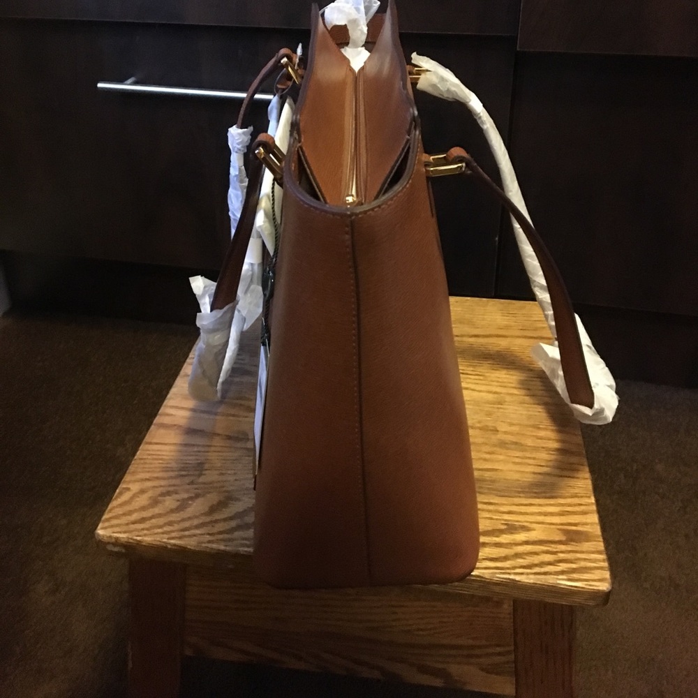 Handbag - Picture 2 of 7