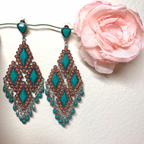 💎NWOT Beautiful Earrings ✨ - Picture 3 of 4