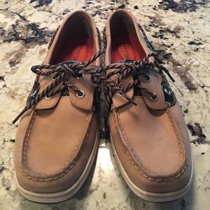 Sperry topsider boat shoe