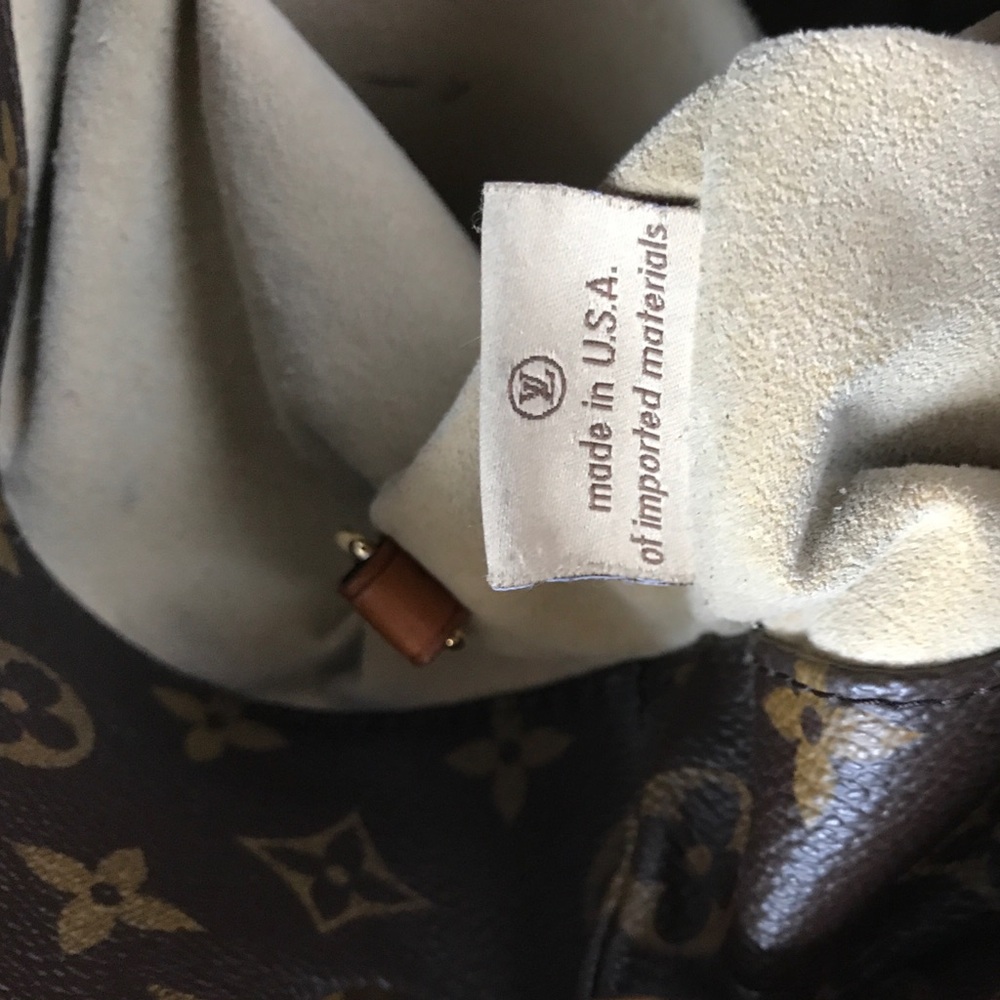 SPRING BREAK CLASSIC! 100% AUTHENTIC LOUIS V.