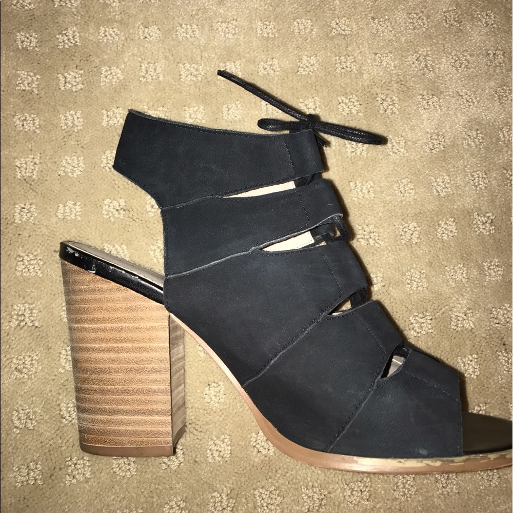 Shoes - Picture 2 of 3