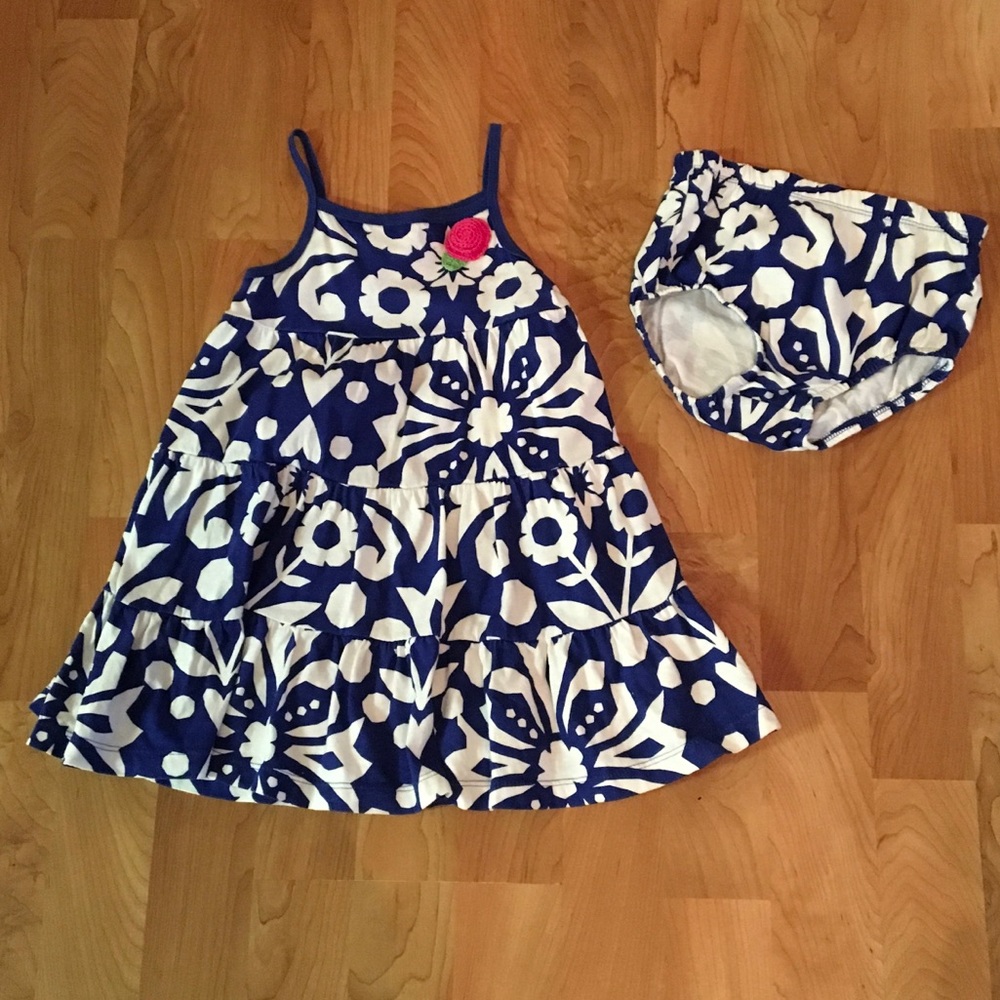 Adorable baby girl dress with matching bloomers