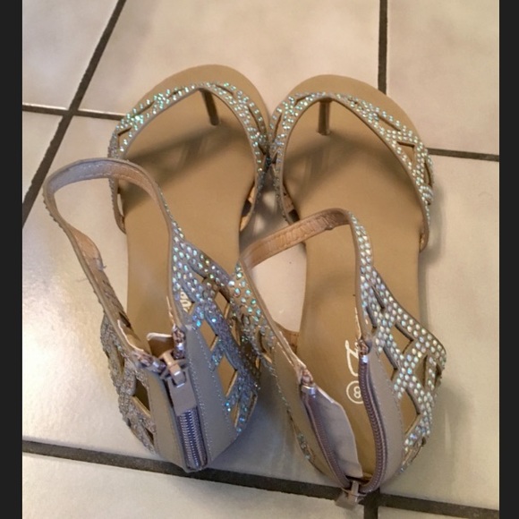 Cute sparkly iridescent sandals sandals size 8✨ - Picture 2 of 3