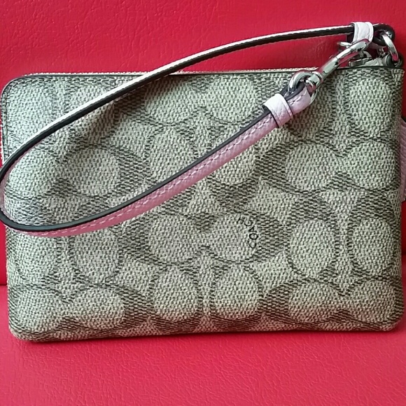 Coach corner zip wristlet, NWOT - Picture 3 of 6