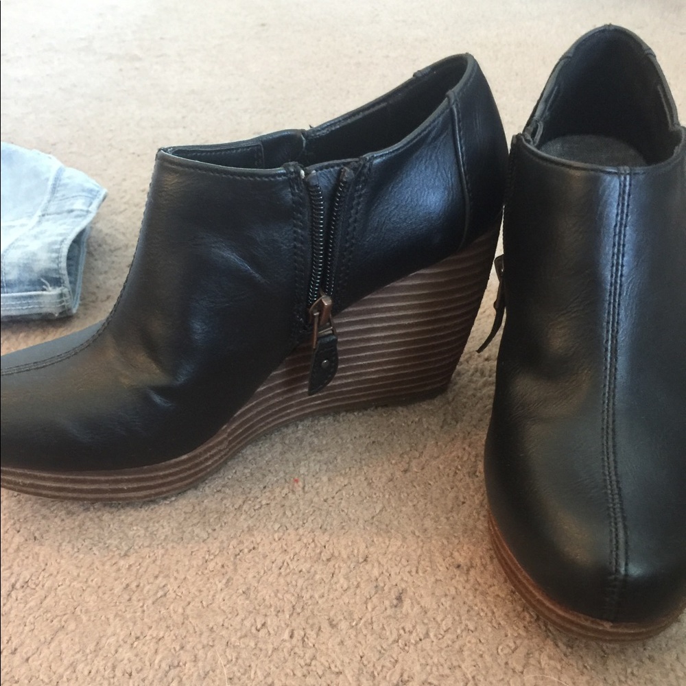 Dr. Scholl's black booties
