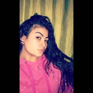 Meet your Posher, Sayra